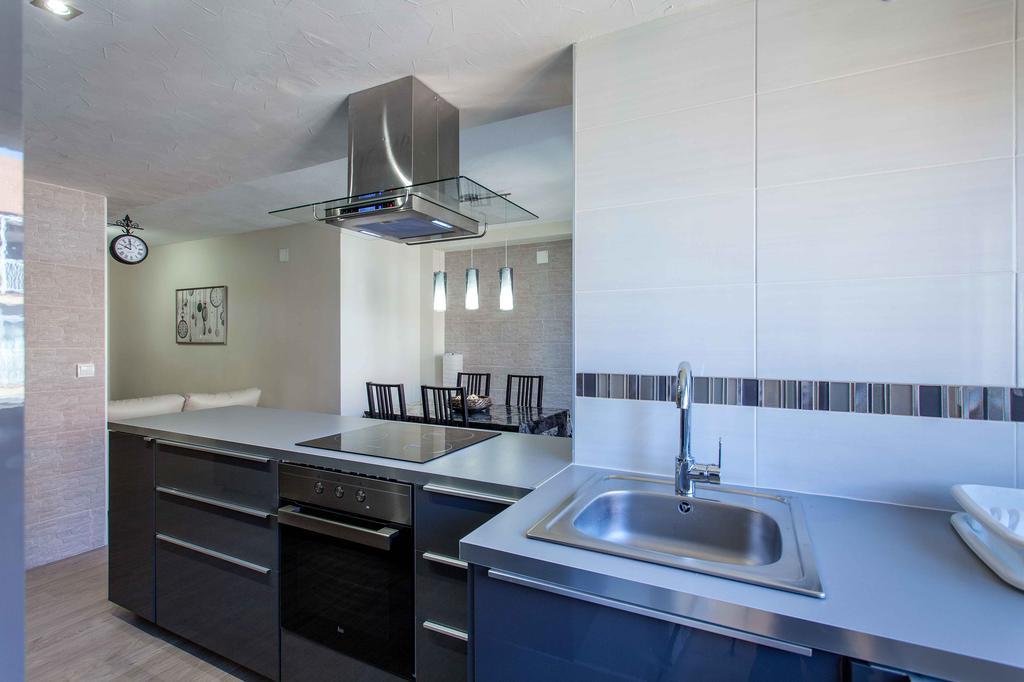 Apartment Malvarrosa Beach Cavite Valencia Bagian luar foto